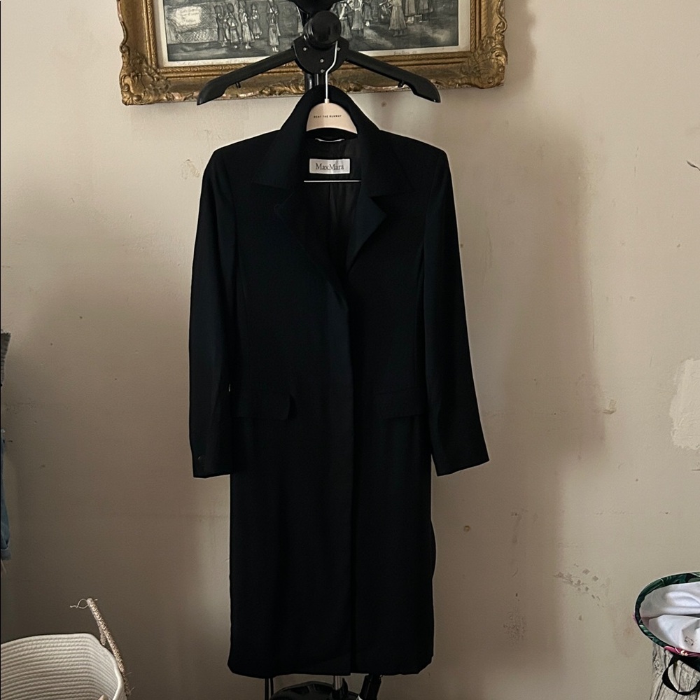 MaxMara Women's Elegant Black Suit Jacket/duster